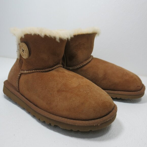 UGG Bailey Button Classic Short Winter Boots Shoes Australia Footwear Women's 6 - Picture 2 of 7
